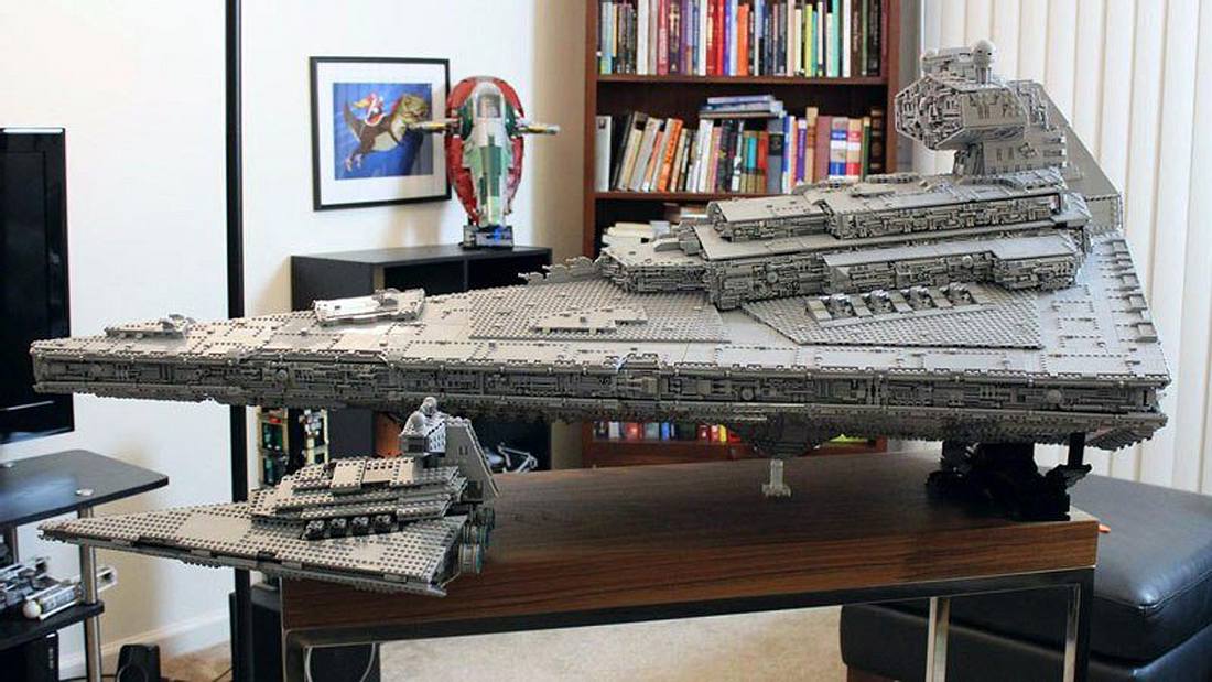 1.20 Meter lang, 31 Kilogramm schwer: Star-Wars-Superfan doomhandle hat einen originalgetreuen Sternenzerstörer aus LEGO-Steinen gebaut Imgur-User und Star-Wars-Fan doomhandle hat einen Sternenzerstörer aus LEGO gebaut