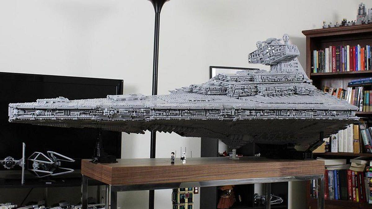 Imgur-User doomhandle hat einen Star-Wars-Sternenzerstörer aus LEGO gebaut