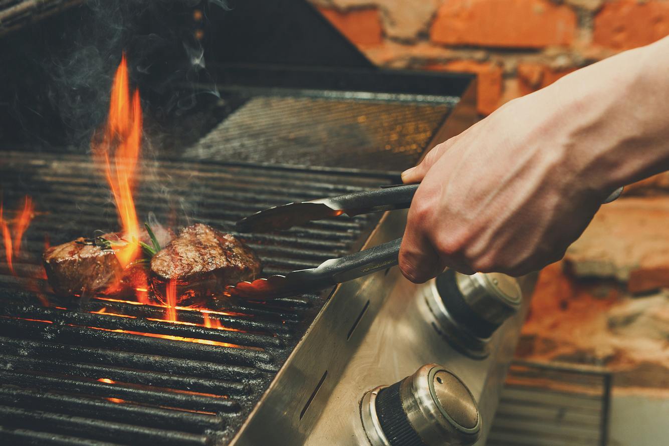 Steak grillen: Mit diesen Tipps klappt es garantiert Steak grillen