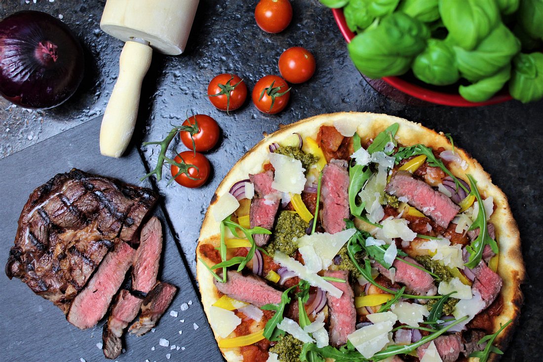 Steak-Pizza vom Grill von Anja Würfl Steak-Pizza vom Grill