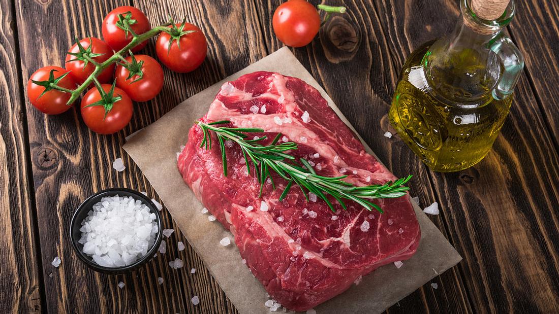 Das Geheimnis des perfekten Steaks: Entwässern mit Salz