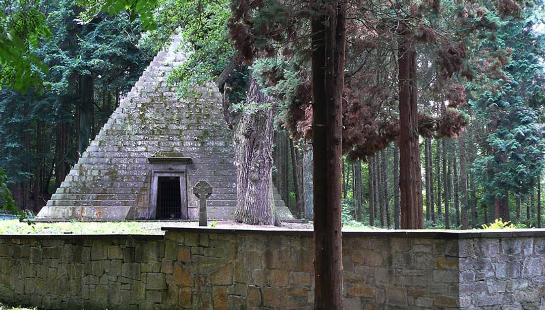 Steinpyramide in Derneburg Steinpyramide in Derneburg
