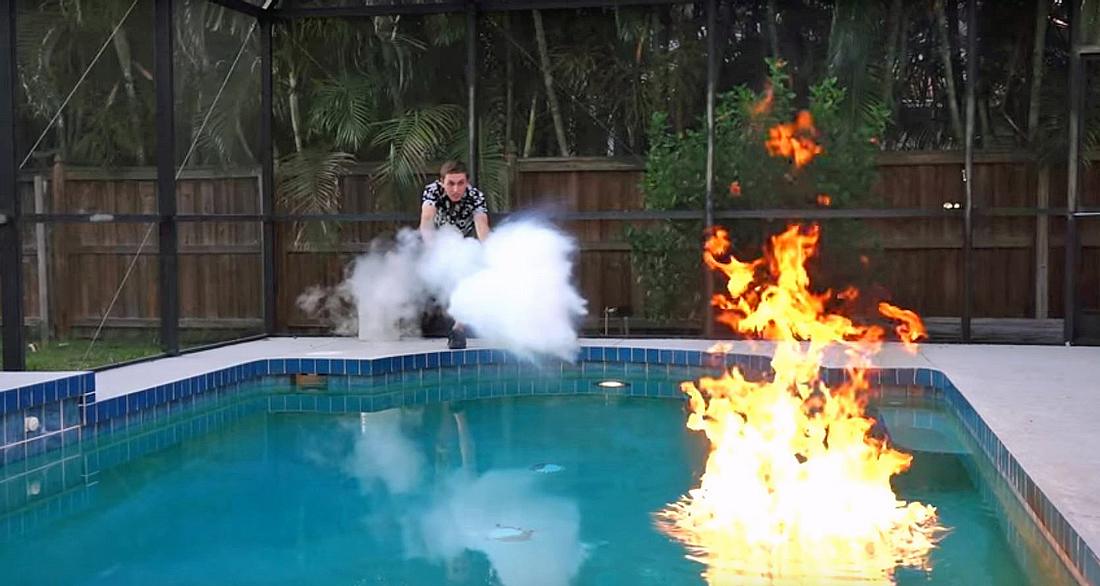 Das passiert, wenn man flüssigen Wasserstoff in einen brennenden Pool kippt