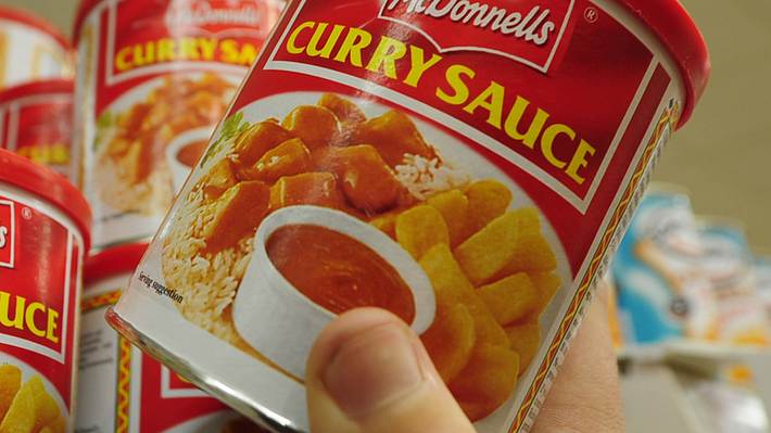 Curry-Sauce im Supermarkt - Foto: IMAGO / Newscast