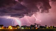 Schwere Gewitter ziehen auf - Foto: iStock / SVphotographySVphotography