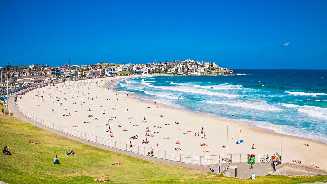 Hang loose with the laid back Dudes at Bondi Beach. Bondi Beach: Surf's up!