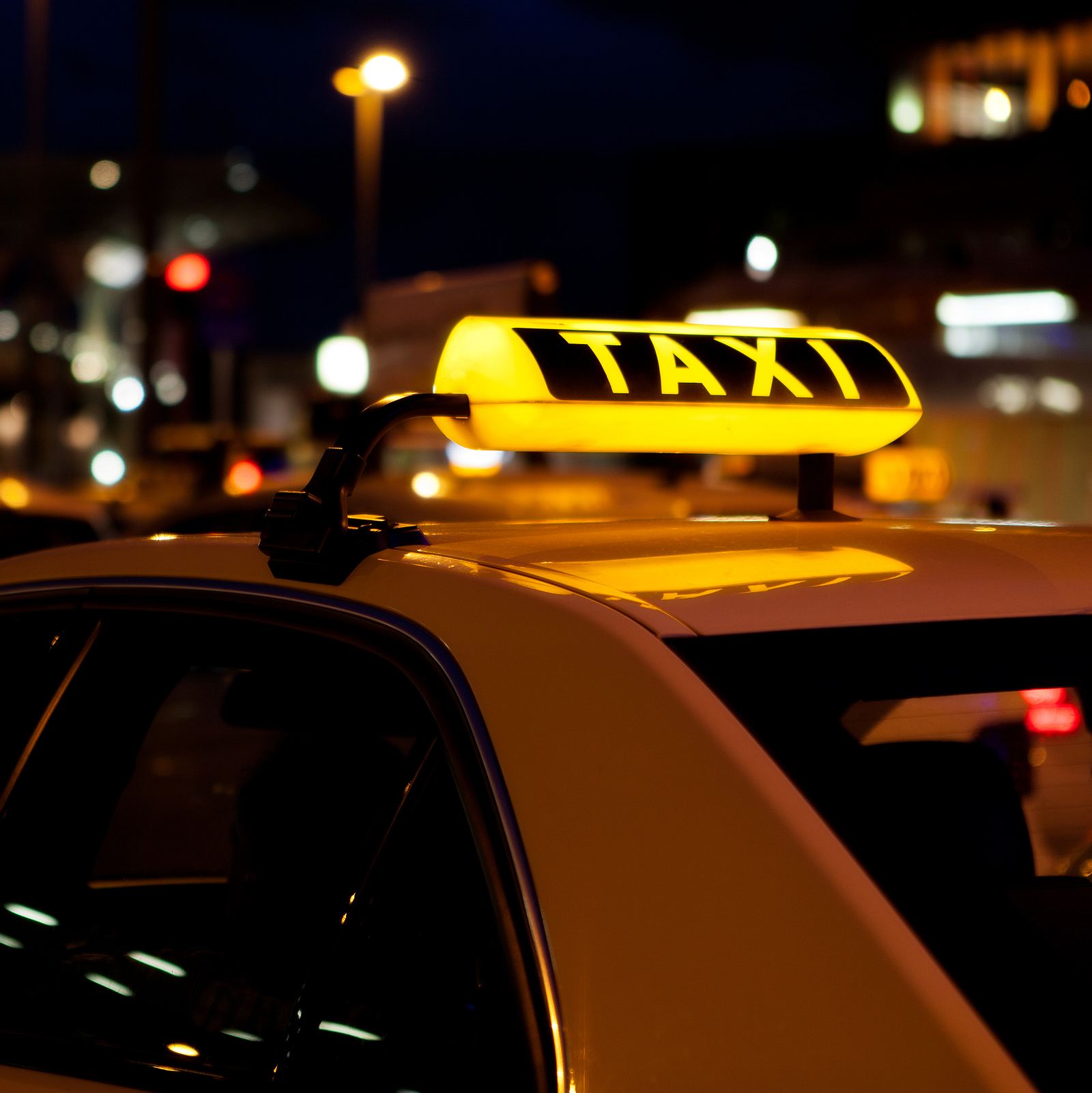 Achtung: Wenn das Taxi-Schild rot leuchtet, musst du sofort reagieren!