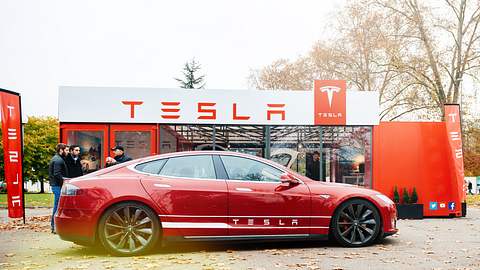 Tesla Model S - Foto: iStock / AdrianHancu