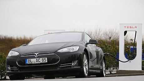 Tesla Model S - Foto: Getty Images / Thomas Niedermueller