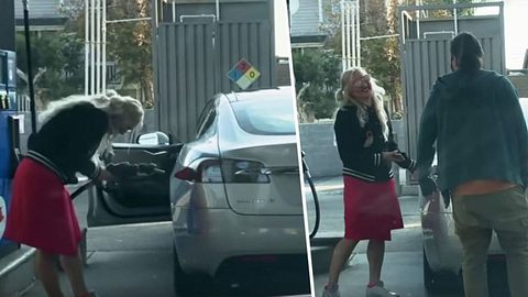 Frau versucht, einen Tesla mit Benzin aufzutanken - Foto: YouTube / Auto Media