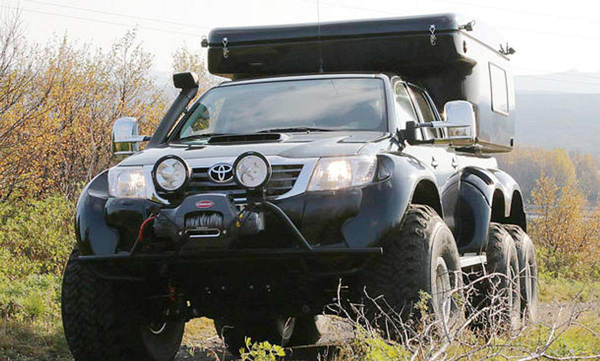 Toyota Hilux 6x6 Arctic Truck