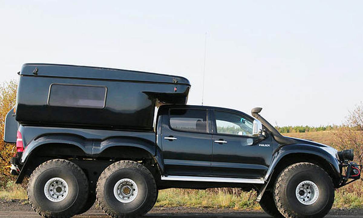 Toyota Hilux 6x6 Arctic Truck