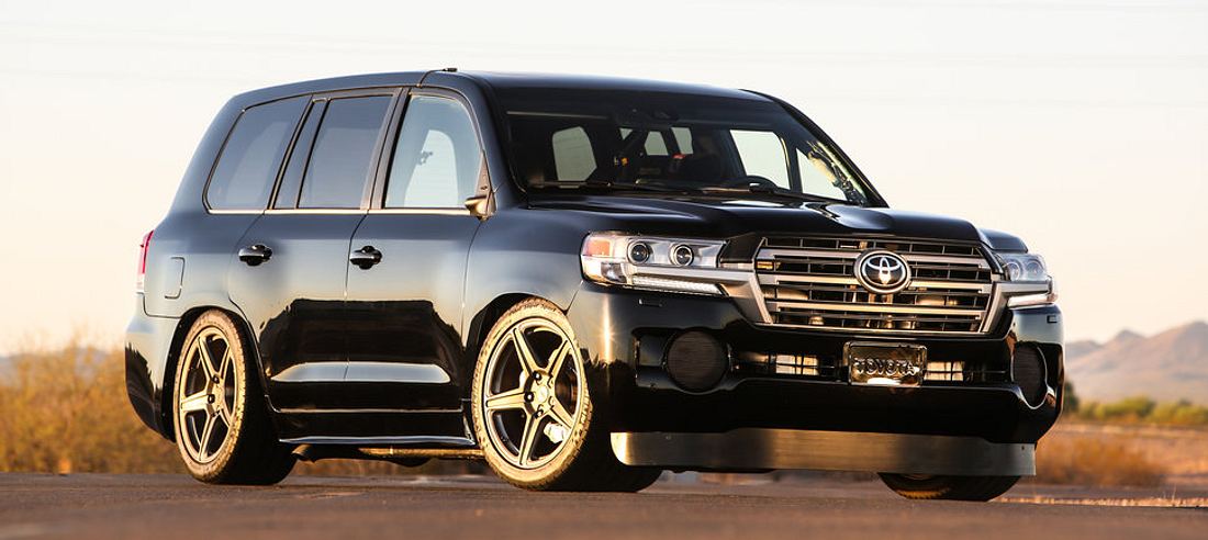 Über 2.000 PS unter der Haube: der Toyota Land Speed Cruiser Der Toyota Land Speed Cruiser wurde 2016 auf der SEMA in Las Vegas vorgestellt