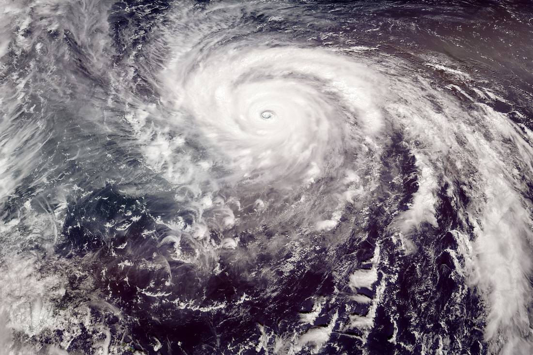 Tropensturm Edouard rast auf Deutschland zu Satellitenbild eines Sturms