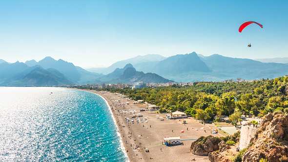 Panoramablick auf Antalya - Foto: iStock / Neurobite