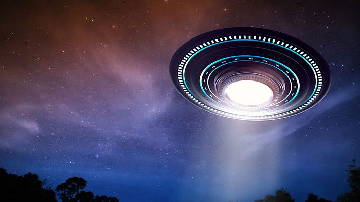 UFO (künstlerische Darstellung) - Foto: iStock / PhonlamaiPhoto