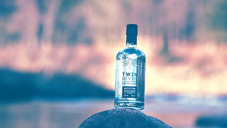 Uncut: Das ist der stärkste Gin der Welt - Foto: Facebook / Twin River Distillery