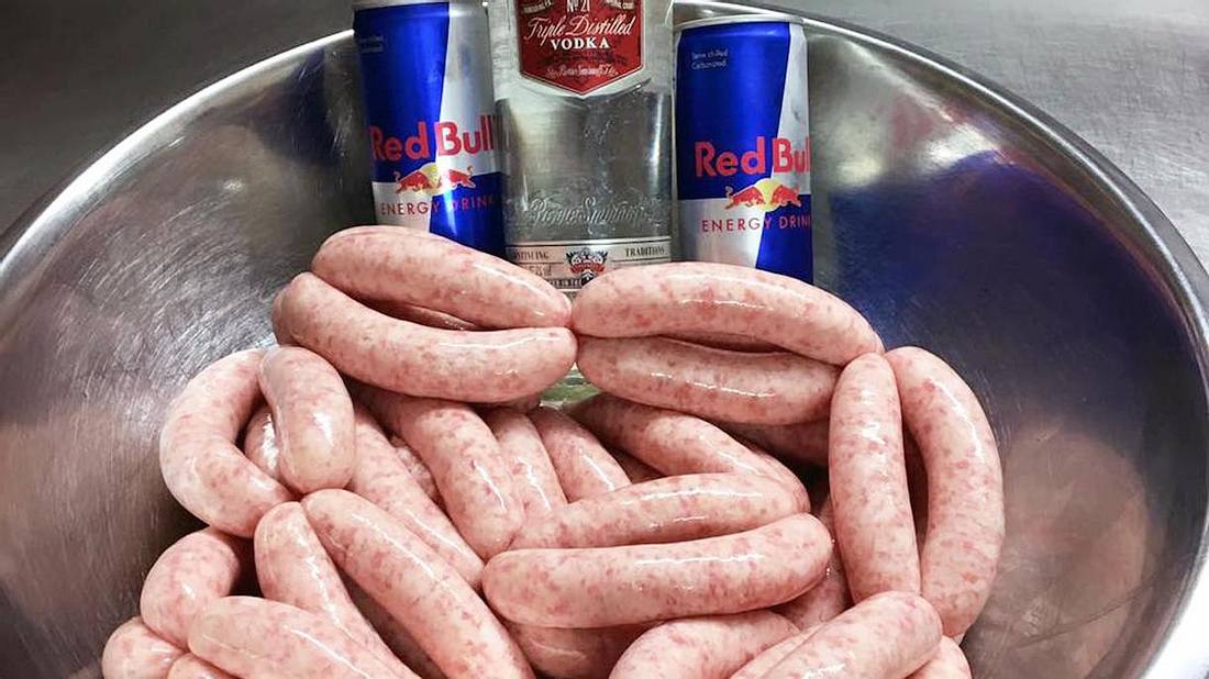 Maguire Meats: Metzger verkauft Wodka-Redbull-Würstchen