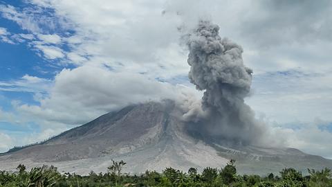 Mount Sinabung - Foto: iStock/Darwel