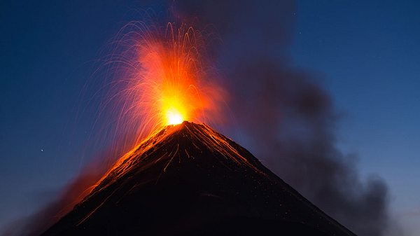 Deutschland droht ein Vulkanausbruch (Symbolfoto). - Foto: iStock/shayes17