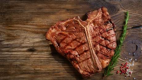 Porterhouse-Steak - Foto: iStock/Andrei Iakhniuk