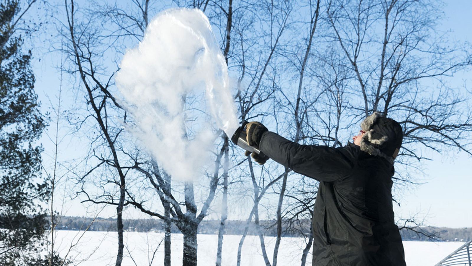 Gefriert heißes Wasser wirklich schneller als