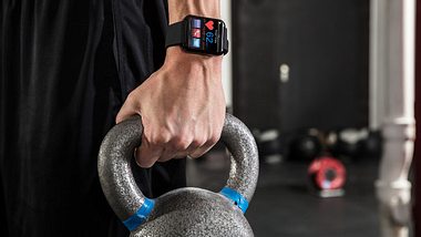 Wearables Smartwatches Fitnesstracker Vergleichw - Foto: iStock/AndreyPopov