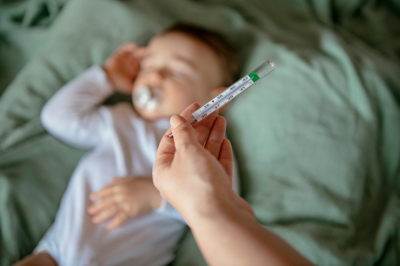 Wegen Corona: Eltern bekommen mehr Kinderkrankentage Kind ist krank