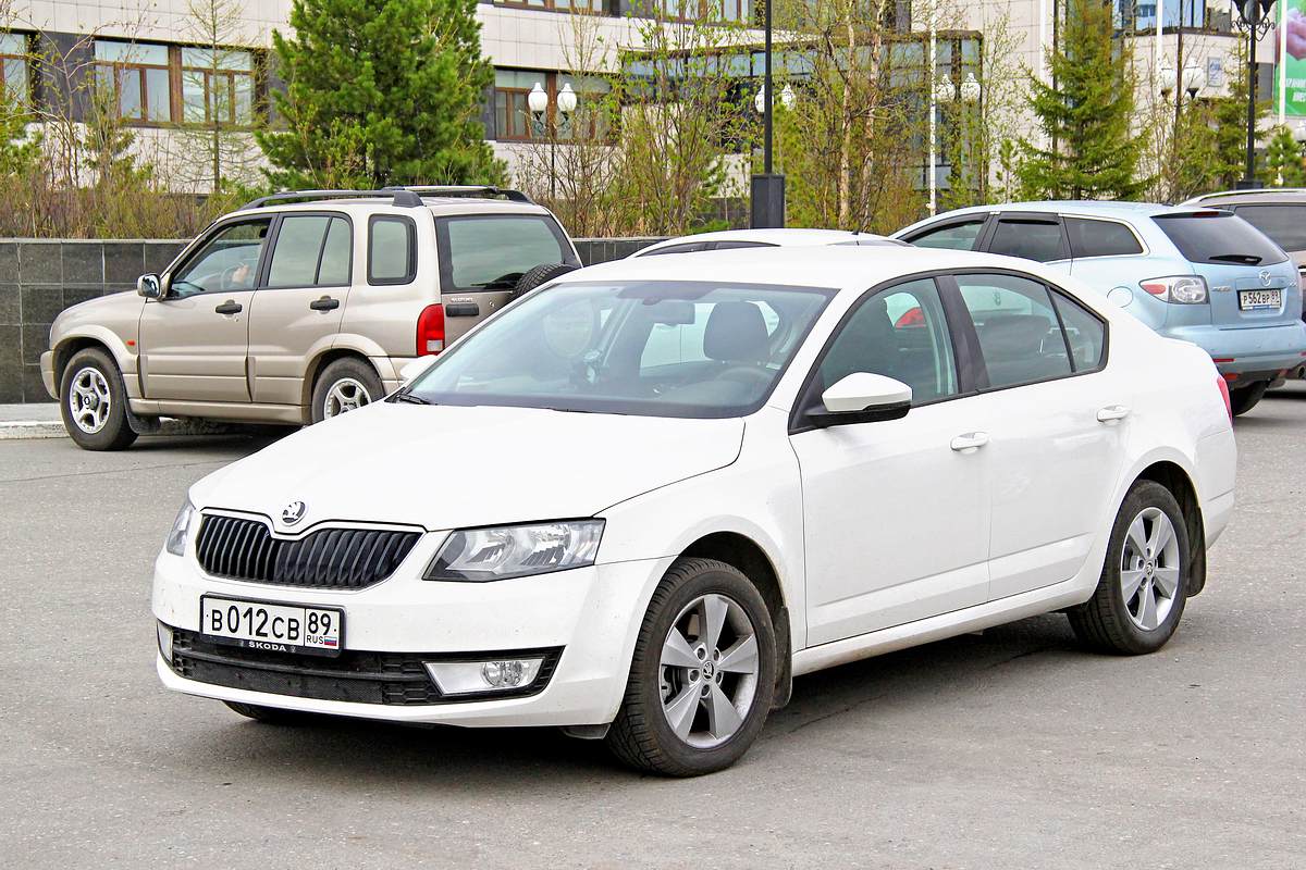 Weißer Skoda Octavia