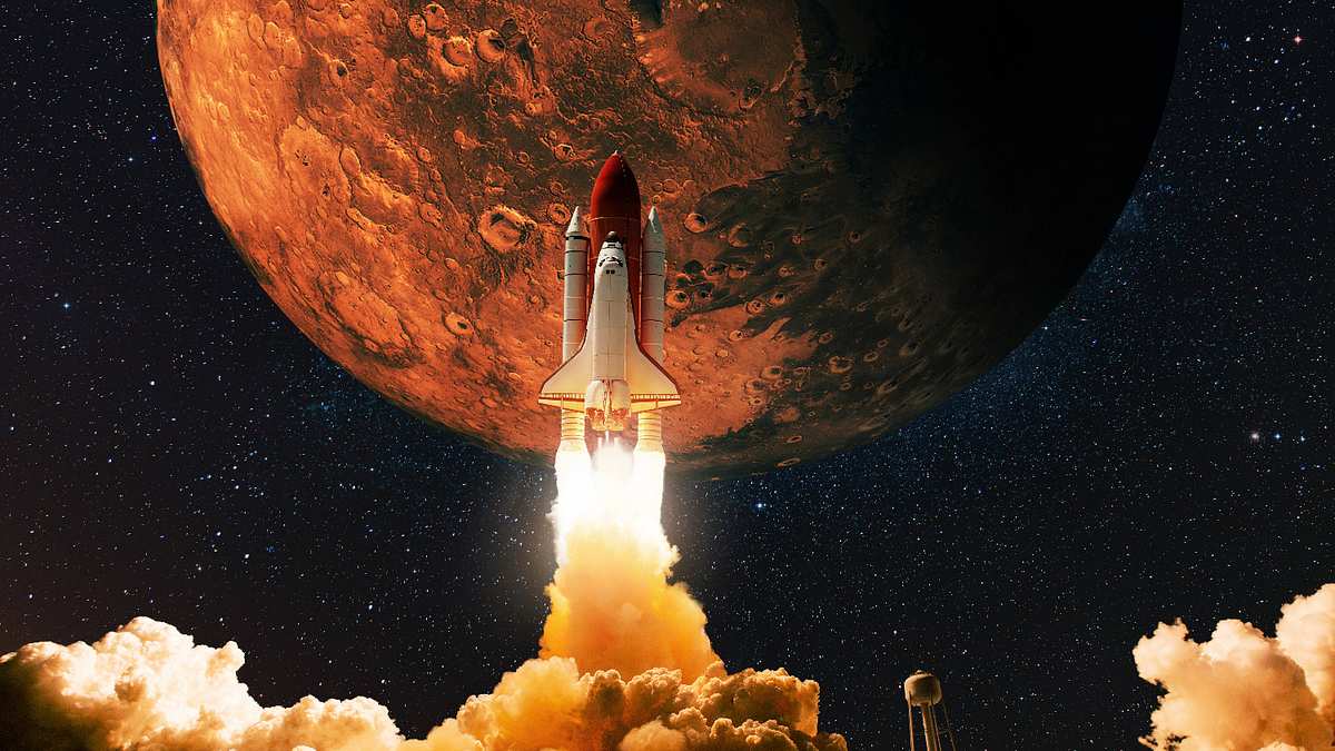Space Shuttle mit Mars im Hintergrund