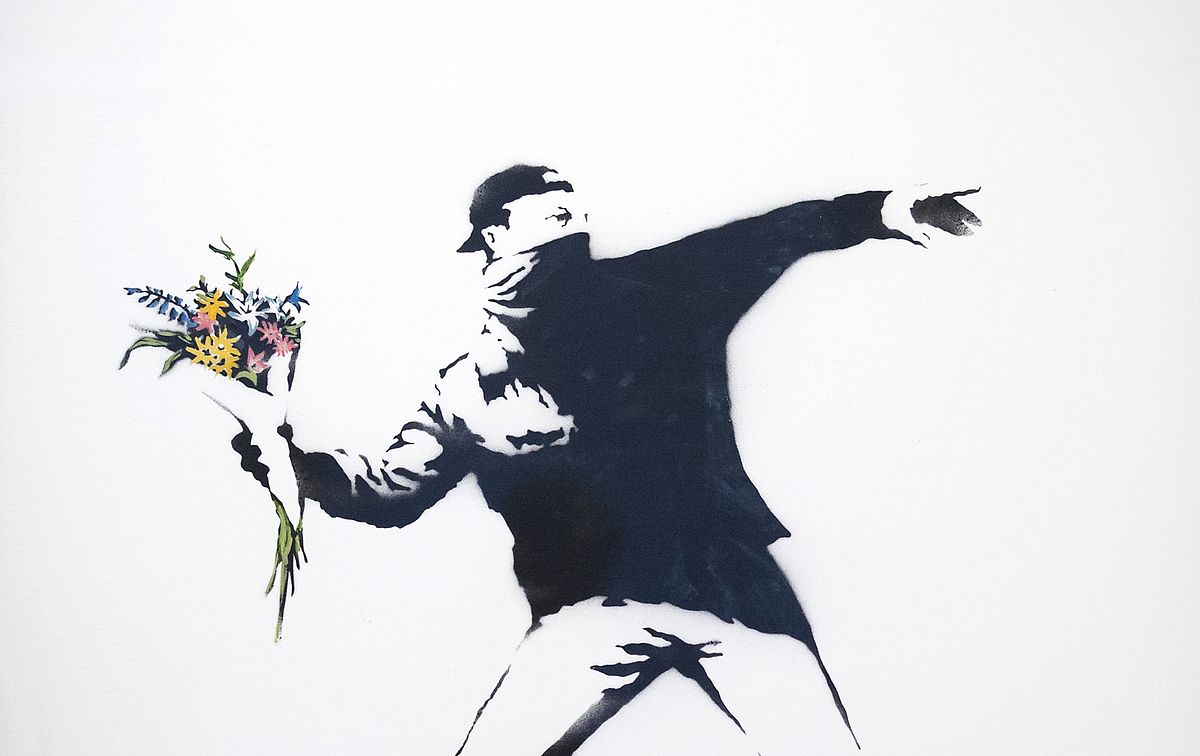 Love is in the Air von Banksy