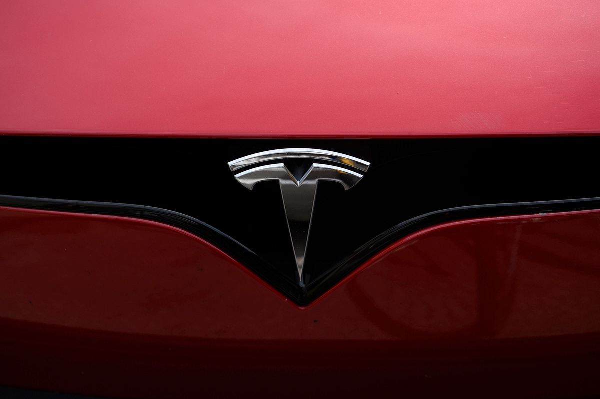 Logo Tesla