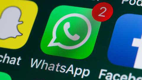 WhatsApp auf dem Smartphone - Foto: iStock / stockcam