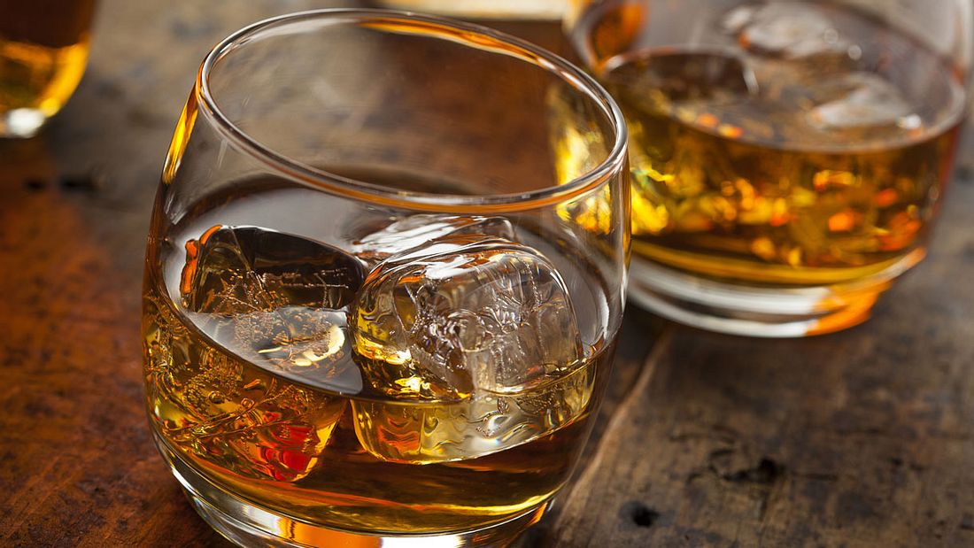 Whiskey Tumbler & Co: Das richtige Glas zum Genießen Whiskey Tumbler & Co: Das richtige Glas zum Genießen