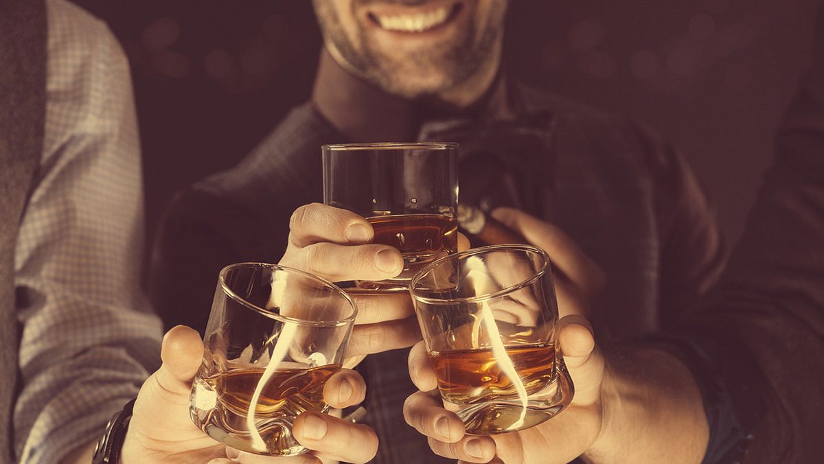 Traumjob: Dieses Unternehmen schickt dich um die Welt, um Whisky zu trinken