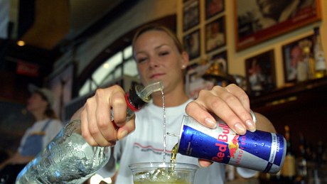 Wodka-Red-Bull-Mix - Foto: Getty Images / Joe Raedle