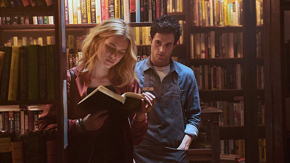 Penn Badgley und Elizabeth Lail in You Penn Badgley und Elizabeth Lail in You