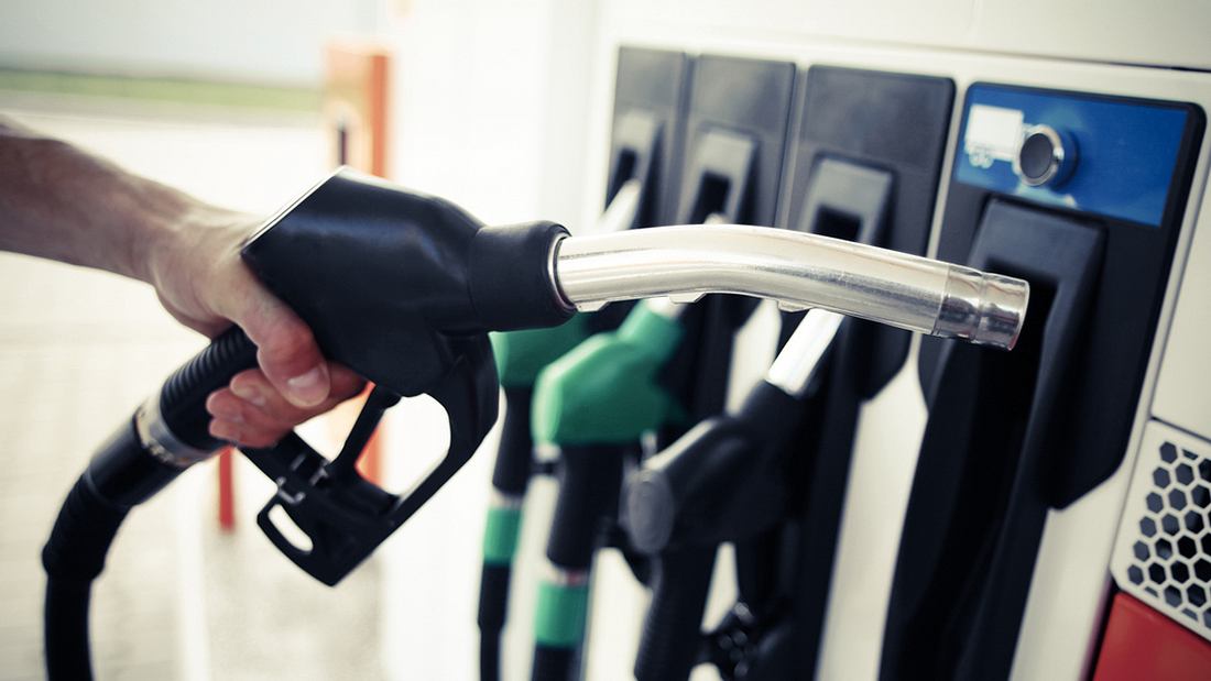 Tankwart ruft Polizei: Ein 24-Jähriger zahlte auf seiner Tankstelle in München Karlsfeld wegen eines Systemfehlers nur 11,9 Cent Pro Liter 11,9 Cent Pro Liter: Ein 24-Jähriger tankte in München Karlsfeld für diesen Spottpreis