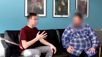 Zeitreisender trifft sein Zukunfts-Ich - Foto: YouTube / Apex TV